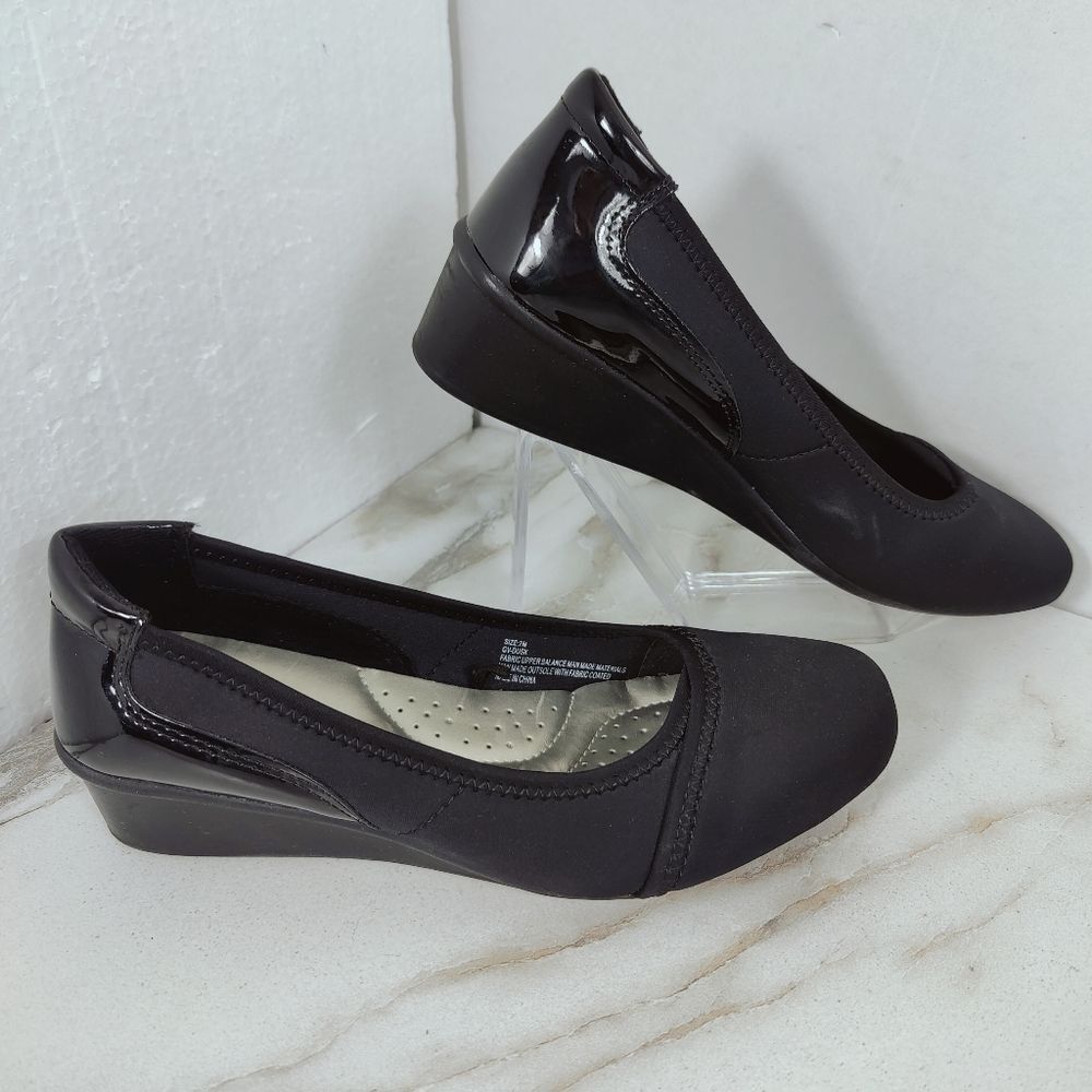 Gloria Vanderbilt Dusk Memory Foam Slip On Black Textile Wedge Pumps, Sz 7